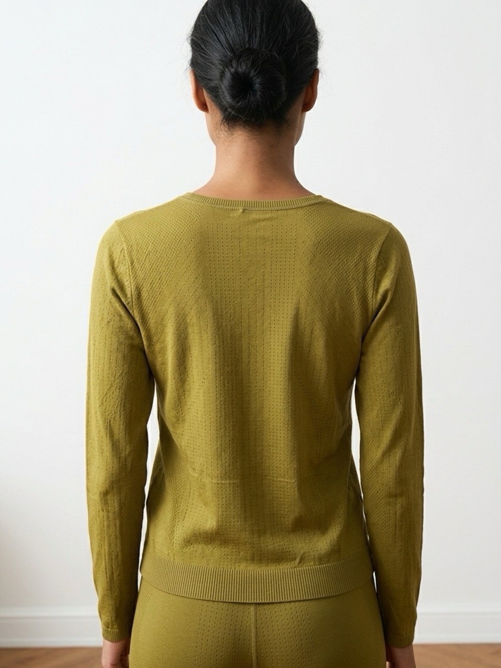 Athleta In Motion Seamless Top Size Large - Picture 2 of 5